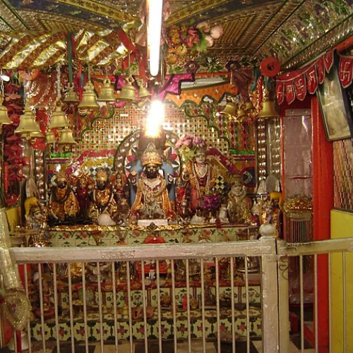 Badrinath-Temple-Garbh-Griaha