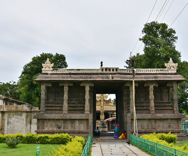 640px-Vaikuntha_Perumal_Temple,_Kanchipuram,_dedicated_to_Vishnu,_Pallava_period,_8th_century