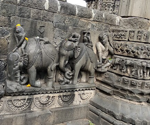 Aundha_Nagnath_Temple_architect_elephant