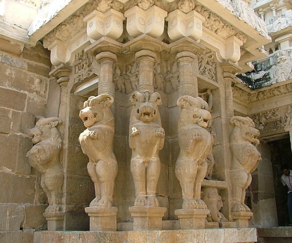 Kailasanathar temple pillars