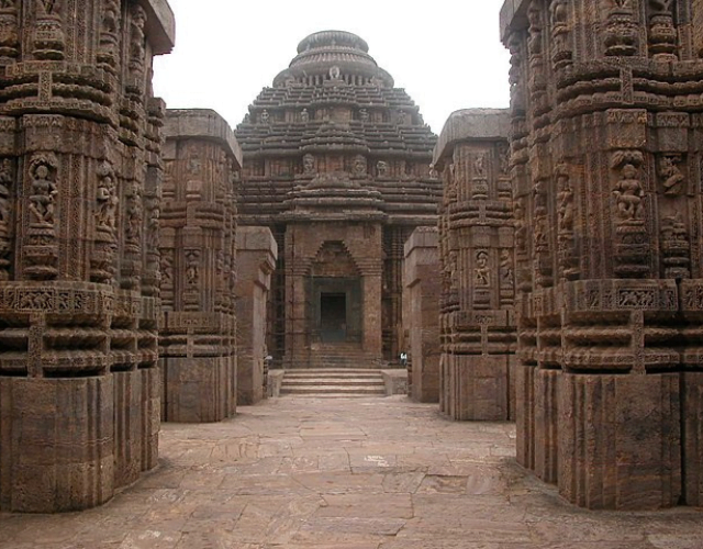 Konark_Sun_Temple_Front_view