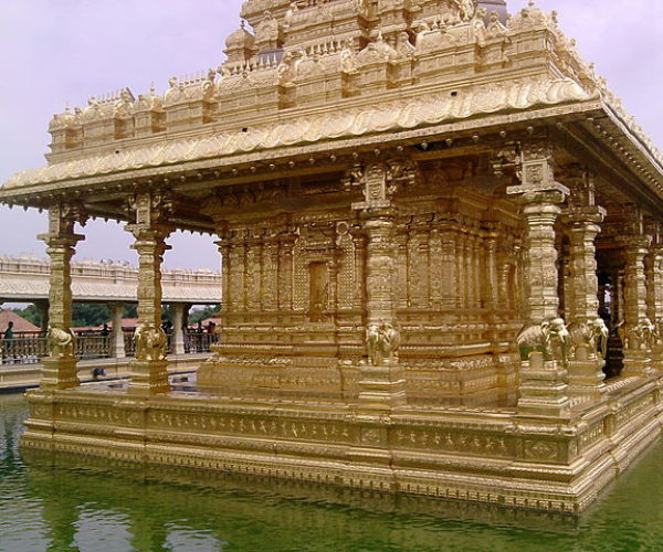 Sripuram Golden Temple Close view