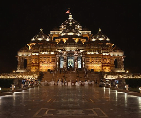Swaminarayan Akshardham Temple Evening view
