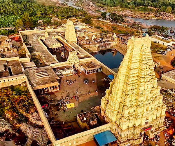 Virupaksha_temple_complex_aerial_view,_Hampi_Karnataka