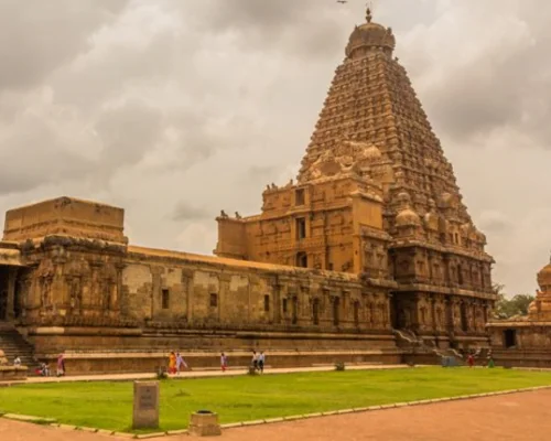 Brihadeeswarar Temple बृहदेश्वर मंदिर