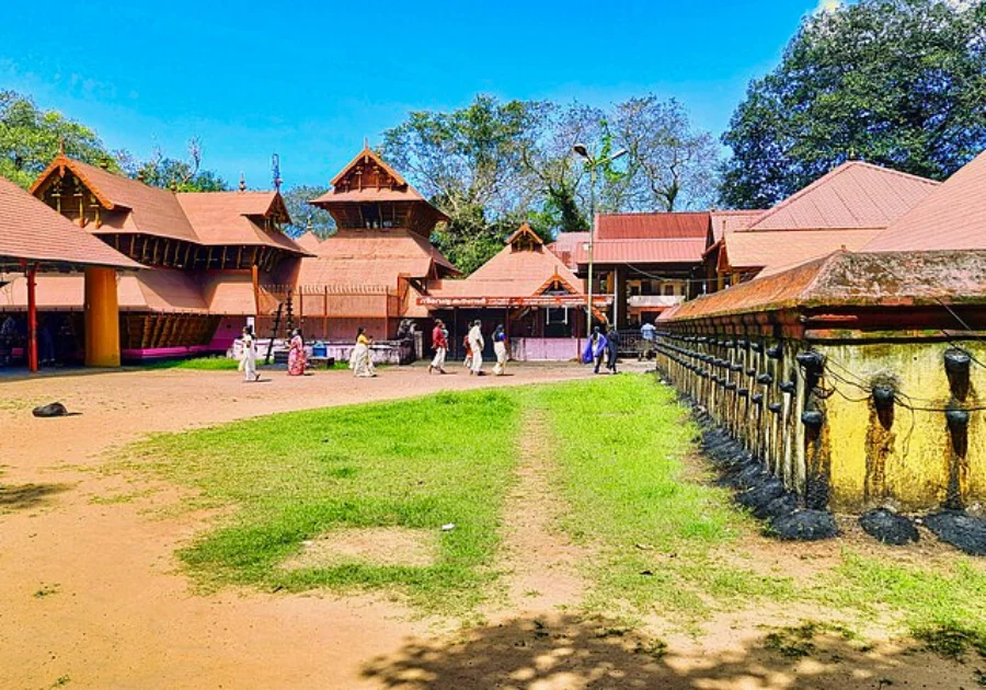 Kodungallur Bhagavathy Temple कोडुंगल्लूर भगवती मंदिर